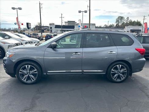 Used 2017 Nissan Pathfinder Platinum w/ Family Entertainment Package image 6