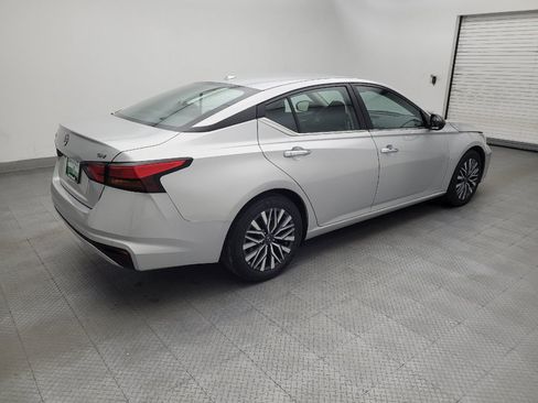 Used 2024 Nissan Altima 2.5 SV FWD image 10