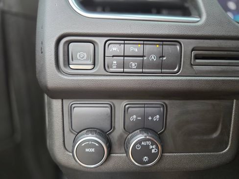 Used 2023 Chevrolet Suburban RST w/ Luxury Package RWD image 31