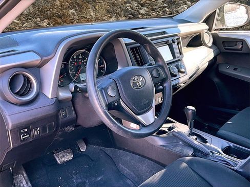 Used 2016 Toyota RAV4 LE image 11