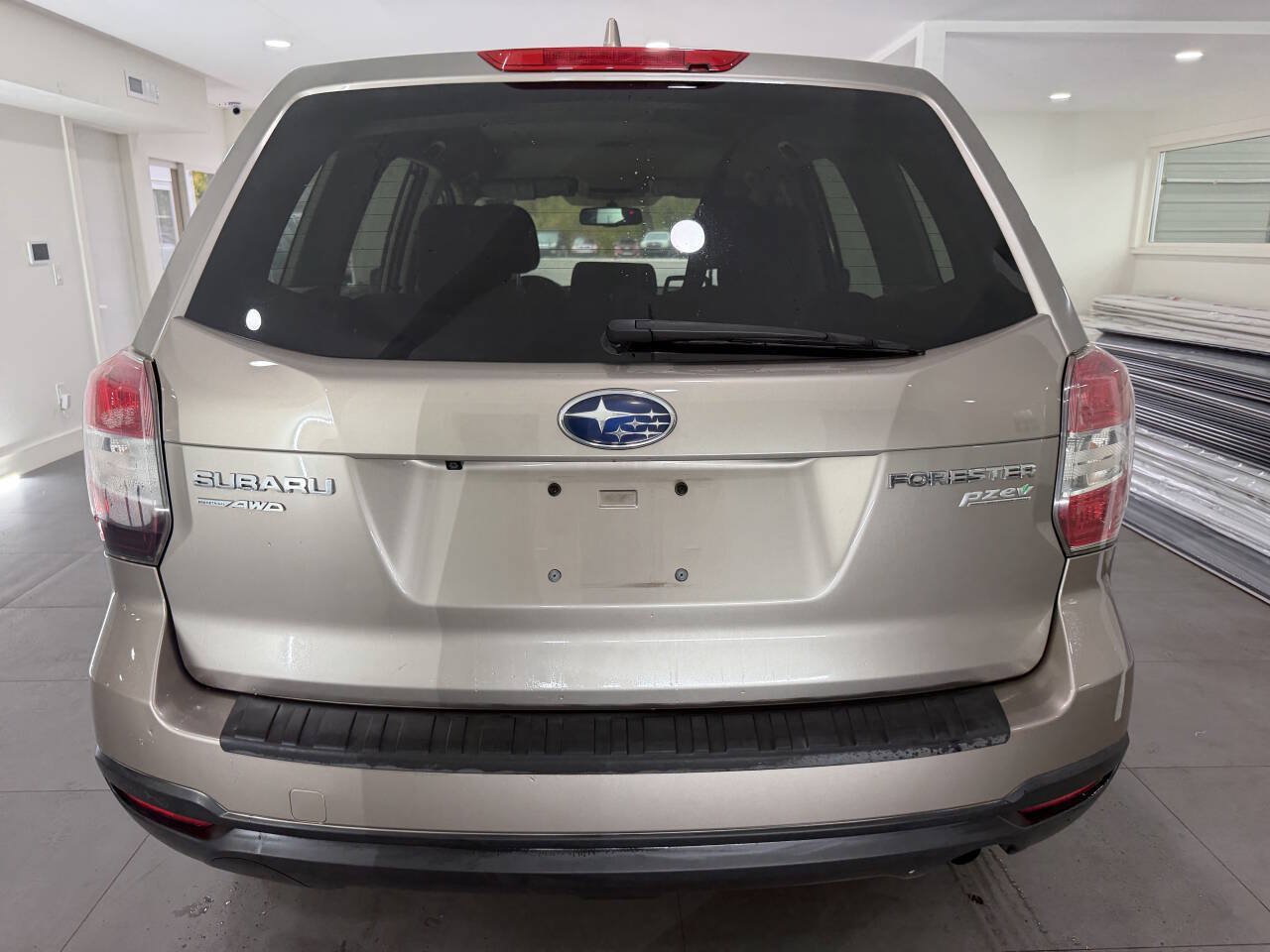 Used 2016 Subaru Forester 2.5i AWD/4WD image 5