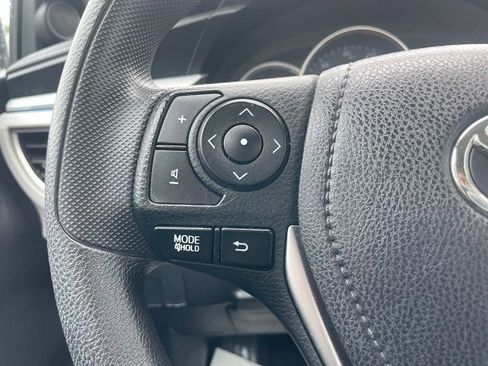 Used 2015 Toyota Corolla LE FWD image 22