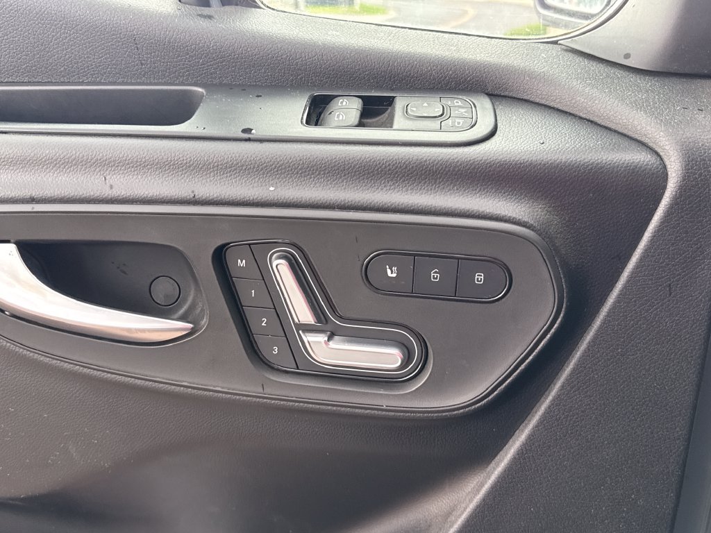 Used 2025 Mercedes-Benz Sprinter 2500 image 18
