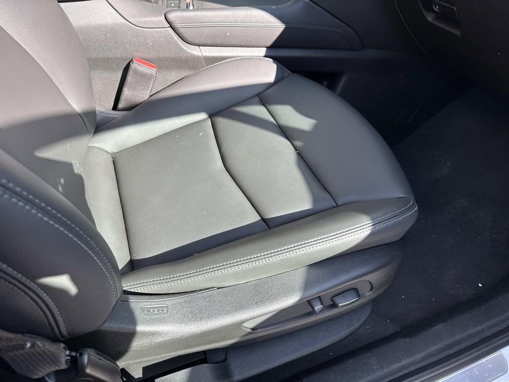 New 2025 Cadillac XT6 Luxury FWD image 10