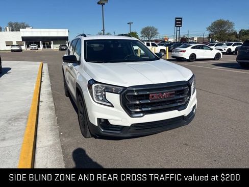 Used 2023 GMC Terrain AT4 AWD/4WD image 4