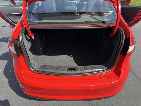 Used 2013 Ford Fiesta SE image 27