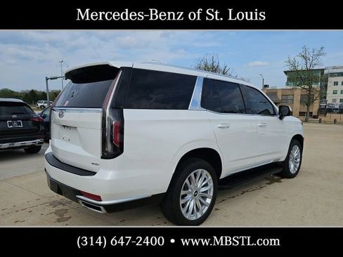 Used 2023 Cadillac Escalade Luxury AWD/4WD image 3