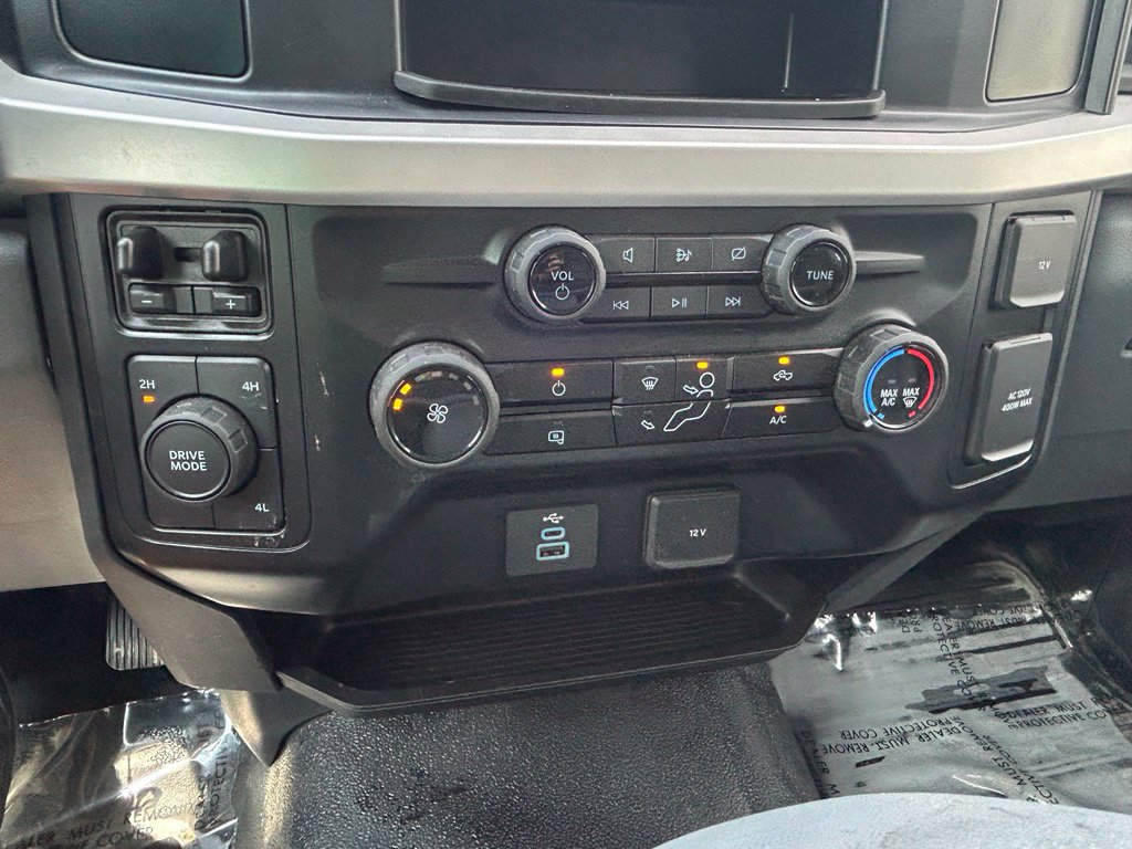 Used 2024 Ford F550 4x4 Regular Cab Super Duty image 32