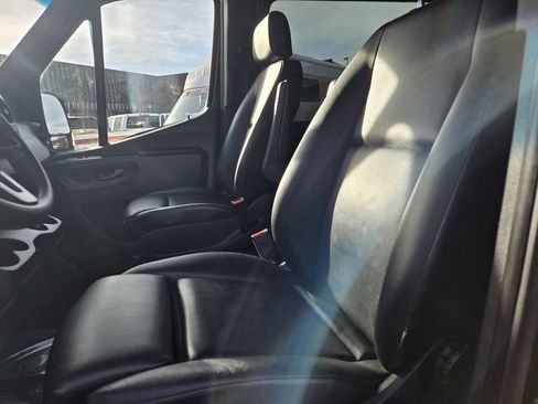 Used 2019 Mercedes-Benz Sprinter 2500 image 15