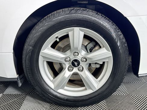 Used 2018 Ford Mustang Coupe image 32