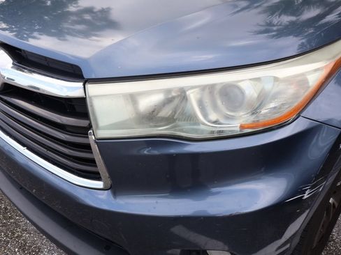 Used 2016 Toyota Highlander XLE FWD image 3