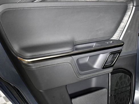 Used 2022 Rivian R1T Launch Edition image 35