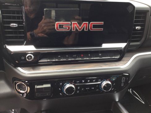 Used 2026 GMC Sierra 1500 SLT w/ SLT Premium Package AWD/4WD image 15
