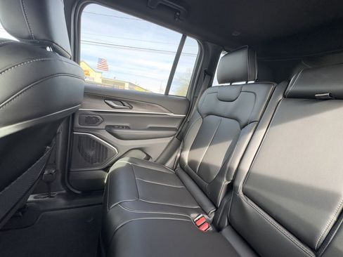 New 2026 Jeep Grand Cherokee Limited w/ Limited Altitude Package image 17