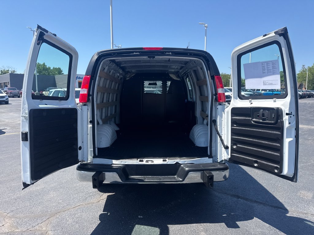 Used 2025 Chevrolet Express 2500 w/ Driver Convenience Package RWD image 12