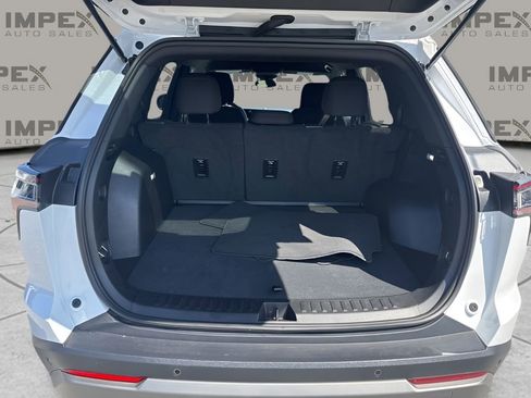 Used 2026 Chevrolet Equinox LT FWD image 26