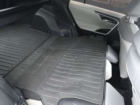 Used 2024 Toyota RAV4 XLE Premium image 27