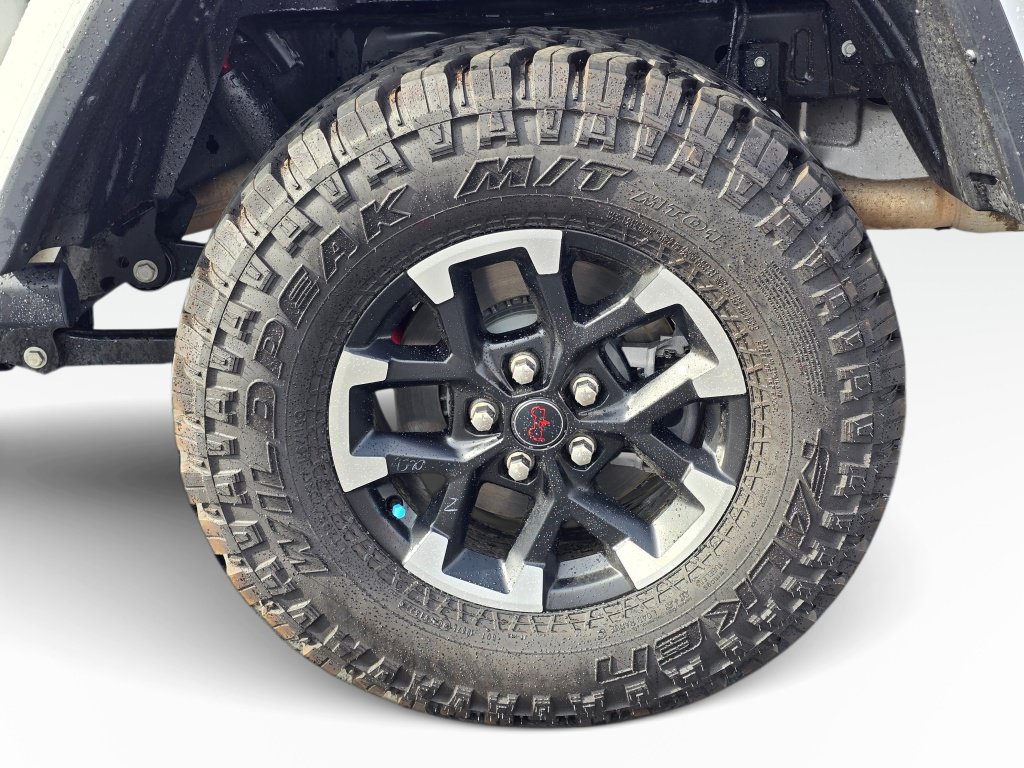 Used 2024 Jeep Gladiator Rubicon AWD/4WD image 22