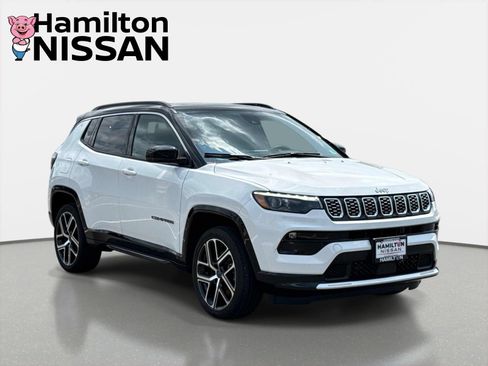 Used 2025 Jeep Compass Limited w/ Elite Group AWD/4WD image 1