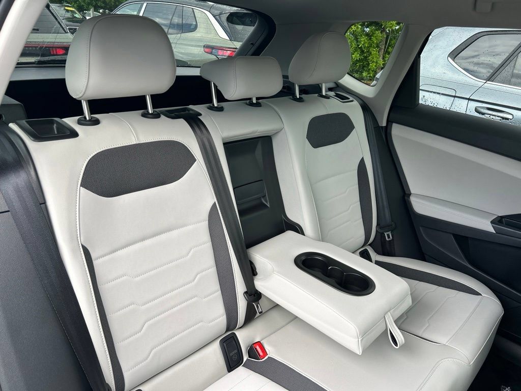 New 2026 Volkswagen Taos SE FWD image 48