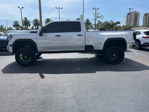 Used 2024 GMC Sierra 3500 Denali Ultimate AWD/4WD image 3