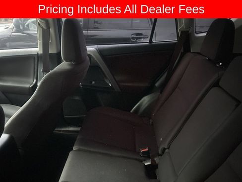 Used 2018 Toyota RAV4 LE FWD image 8
