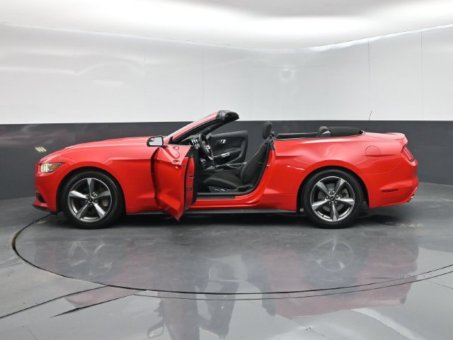 Used 2017 Ford Mustang Convertible w/ Equipment Group 051A RWD image 59