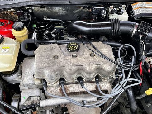 Used 2001 Ford Focus SE FWD image 29