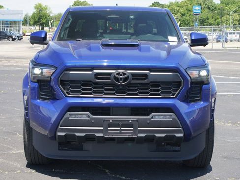 Used 2024 Toyota Tacoma TRD Sport w/ TRD Sport Premium Package RWD image 24