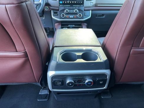 Used 2023 Ford Expedition Limited image 17