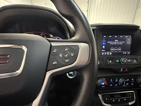 Used 2024 GMC Terrain SLE w/ Driver Convenience Package AWD/4WD image 36