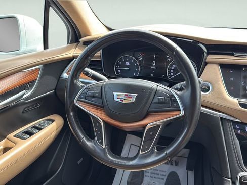 Used 2018 Cadillac XT5 Platinum w/ Driver Assist Package AWD/4WD image 14