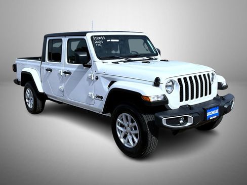 Used 2023 Jeep Gladiator Sport AWD/4WD image 3