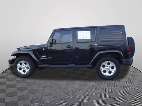 Used 2015 Jeep Wrangler Unlimited Sahara image 2