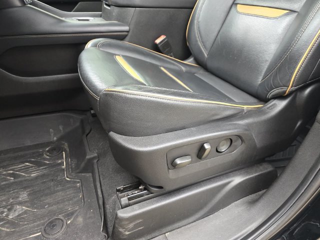 Used 2021 GMC Yukon XL AT4 w/ AT4 Premium Plus Package AWD/4WD image 23