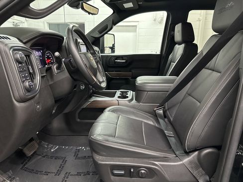 Used 2023 Chevrolet Silverado 2500 High Country w/ Z71 Off-Road Package image 19