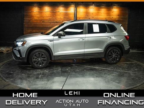 Used 2022 Volkswagen Taos S FWD image 1