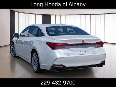 Used 2019 Toyota Avalon Limited FWD image 8