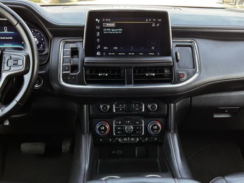 Used 2024 Chevrolet Suburban RST RWD image 17