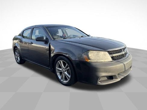 Used 2014 Dodge Avenger SE w/ Rallye Appearance Group FWD image 3