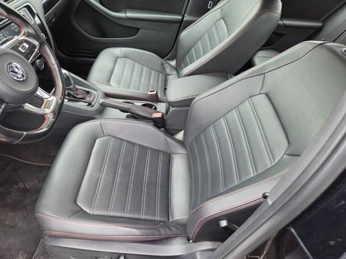 Used 2017 Volkswagen Jetta GLI FWD image 9