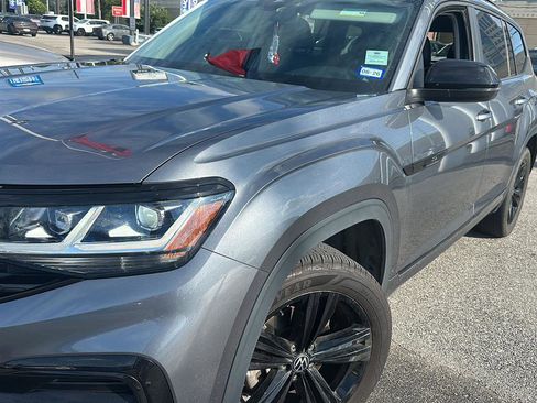 Used 2023 Volkswagen Atlas SEL R-Line AWD/4WD image 4