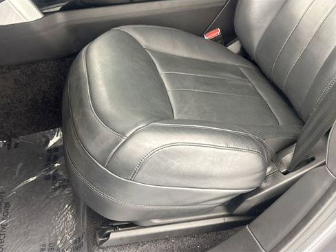 Certified 2023 Land Rover Range Rover SE image 19