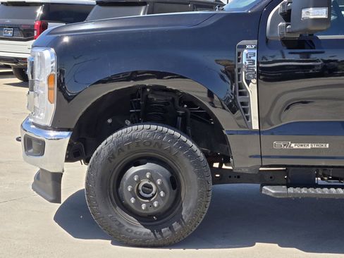Used 2025 Ford F350 XLT AWD/4WD image 9