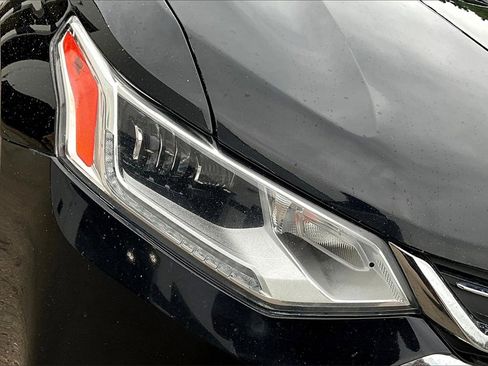 Used 2019 Chevrolet Traverse High Country image 32