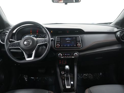 Used 2020 Nissan Kicks SR w/ SR Premium Package FWD image 15