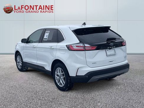 Used 2024 Ford Edge SEL w/ Convenience Package image 5