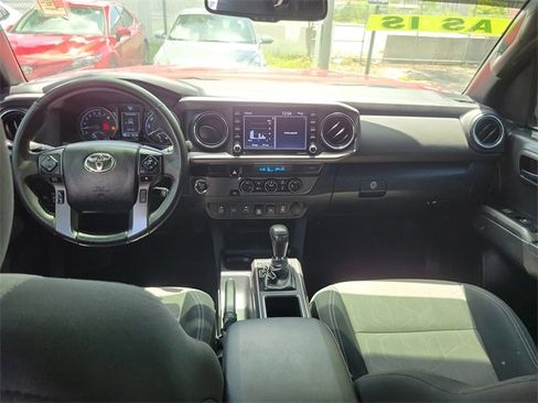 Used 2023 Toyota Tacoma TRD Off-Road image 9