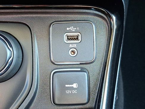 Used 2020 Jeep Compass Limited image 23