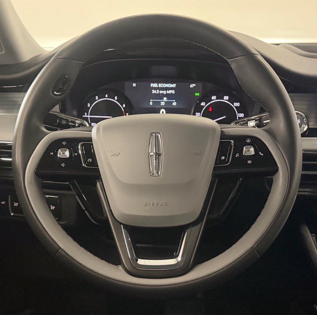 Used 2022 Lincoln Corsair AWD w/ Equipment Group 101A image 16